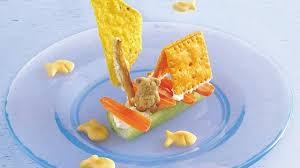 Huck Finn Teddy Bear Raft Snacks Kiddie Treats Pinterest Snacks Bear Recipes Fun Snacks