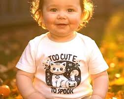 Urocza koszulka dla niemowląt z uroczym motywem kota, koszulka dla  niemowląt na Halloween, upiorna koszulka dla dzieci, strój na Halloween dla  maluchów, wygodna koszulka dla niemowląt