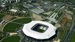 Wird seine heimspiele bis zum jahr 2043 im parc des princes austragen. Die Zehn Em Stadien Im Design Ranking Gq Germany