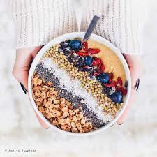 Bourres De Vitamines De Proteines Et D Autres Trucs En Ines Les Smoothies Bowls Sont Parfaits Pour Commenc Smoothie Recette Nourriture Recettes De Cuisine