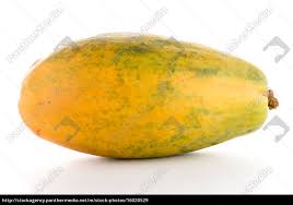 Der geruch ist herrlich mild . Papaya Frucht Auf Weissem Hintergrund Lizenzfreies Bild 16020529 Bildagentur Panthermedia