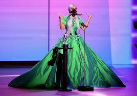 Ит мит в 20 нуль нуль. Lady Gaga Kicks Off The Vmas In Social Distancing Appropriate Couture Vogue