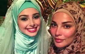 تصفح وقراءه سور القرآن الكريم بخط واضح وكبير. Ù†Ø§Ø¯ÙŠÙ† Ù†Ø¬ÙŠÙ… ÙˆÙ…Ø§Ø±ÙŠØªØ§ Ø§Ù„Ø­Ù„Ø§Ù†ÙŠ ØªØ¸Ù‡Ø±Ø§Ù† Ø¨Ø§Ù„Ø­Ø¬Ø§Ø¨ ÙÙŠ Ù…Ø³Ù„Ø³Ù„ 2020 Ø§Ù„Ø£Ù…ÙˆØ§Ù„