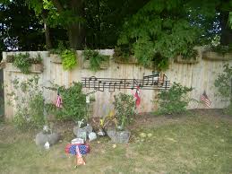 Pin By Jeff Sartain On Levon Helm Gravesite Woodstock Ny Funeral Services Woodstock Rick Danko