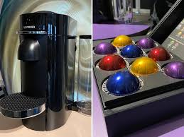 Nespresso is the world leader in coffee machines and coffee maker technology. Nespresso Vertuo Il Caffe Diventa Super Automatico E Cosi Taglia Fuori Le Capsule Compatibili Corriere It