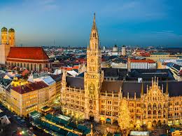 Die Schonsten Weihnachtsmarkte In Deutschland Elle Tolle Reiseziele Weihnachtsmarkt Munchen Weihnachtsmarkte Deutschland