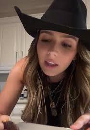 Little post show snack🕺🕺