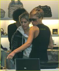 Use a large barrel tong like ghd curve soft curl tong (£108) to get a loose dent in the hair rather than defined waves. Victoria Beckham Goes Blonde Photo 60811 Victoria Beckham Pictures Just Jared