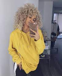 Gold Curls Natural Curls Hairstyles Curly Hair Styles Naturally Curled Blonde Hair