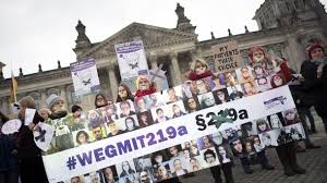 Wie wird ein chirurgischer schwangerschaftsabbruch durchgeführt? Werbeverbot Fur Abtreibungen Kompromiss Bei Paragraf 219a Moglich