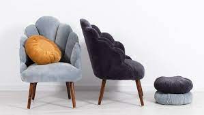 Rivestita in tessuto con i piedini in legno chiaro misura l 69 x p 80 x h 91 cm; Poltroncine Le Mini Sedute Comode E Salvaspazio