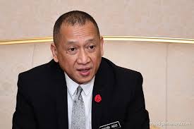 Live aziz bari perdana menteri perlembagaan darurat. There Is No More Bn Says Nazri Aziz The Edge Markets