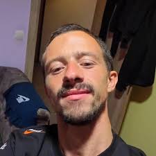 Hola tenemos q, ser abiertos ablar podemos ser sinceros gal