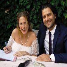 Kenan ece ise şu sıralar 'avlu' dizisinde rol alıyor. Canan Erguder Ve Kenan Ece Evlendi Istanbulgercegi Com