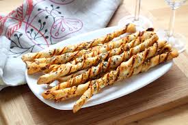 Des Gressins Tres Faciles A Preparer Pour Un Aperitif Gressins Alimentation Recette Gressin