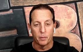 Vídeo! Benjamin Back detona CBF e presidentes afastados: 'Essa cadeira é  amaldiçoada'