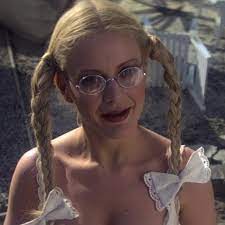 In one scene, jaws' brazilian cable car crashes and he is helped out of the rubble by dolly, a bespectacled young blonde woman played by the french actress blanche ravalec. Dolly James Bond Wiki Fandom