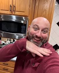 What a whirlwind weekend! 🎁✨ Got all the gifts wrapped, won best cocktail  at Lauren & Lucas's holiday party 🍸🏆, laughed till my cheeks hurt at  “Miracle” with Shannie, Casey, and the