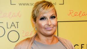 Wczoraj odbyła się oficjalna premiera filmu 8 rzeczy, których nie wiecie o facetach, na której pojawiła się także katarzyna skrzynecka . Katarzyna Skrzynecka Znow Przytyla Ten Kombinezon Zmasakrowal Jej Sylwetke Ale Kolubryna Drwia Internauci