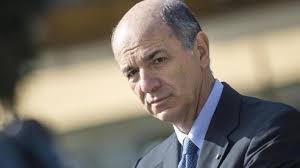 La Campagna Acquisti Di Passera Per La Sua Nuova Banca Con Una Cinquina Di Soci Il Foglio