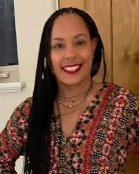 Vanessa Graves's Instagram, Twitter & Facebook