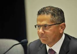 Durón stepping down