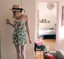 Hon berättade i april för tidningen elle att hon skulle flytta, men ville inte slå fast vart flyttlasset skulle gå. Melli Lorentzon Melli Lookbook