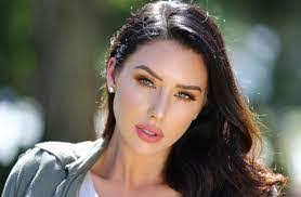 Dillon Fallon's Instagram, Twitter & Facebook