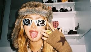 Charlotte Plank's Instagram, Twitter & Facebook