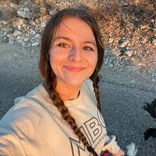 Next we're introducing another rookie, Nina! Nina (she/her/hers) comes from  Catalina Foothills HS and is really excited to meet new friends and get  involved in on-campus activities!🖤 🐻⬇️ (go cats)