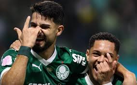 Ataque de 45 gols: Palmeiras aposta na volta da dupla Flaco e Vitor Roque