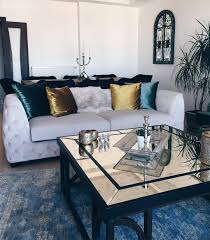 Bu Ozgur Ruhlu Salon Dekorunun Her Parcasi Ayri Yildiz Ev Gezmesi Tasarim Evler Oturma Odasi Dekorasyonu Ev Dekoru