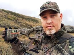 Greg Veire Adjusted to Hunting Mule Deer As a Whitetail Hunter