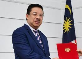 Mereka tidak tahu siapa yang akan memberi taklimat berkenaan. Penjawat Awam Terima Rasuah Lupa Diri Mohd Zuki
