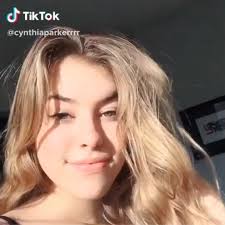 She is also very popular on instagram collecting 283,000 likes. New The 10 Best Home Decor With Pictures We Stan A Queen Tag Her Cynthiaparkerrrr Cool 2019 Edits Ed Loren Gray Gorgeous Girls Pretty Woman