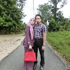 Rindu Pulak Zaman Study Dulu Bila Nampak Hubby Datang Amek Kat Kolej Pakai Baju Hensem2 Tuck In Mcm Ni Skrg Kalau N Women S Plaid Shirt Womens Plaid Women