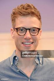 Director Stephen Brackett, Dan Shaheen, Barrett Foa, Ten Snowdon and...  News Photo