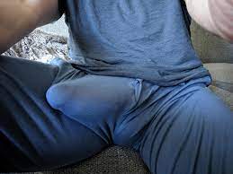 My bulge turned into a boner this morning : r/SexuallyOpen