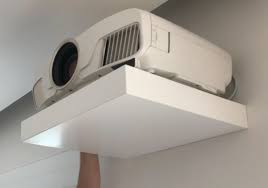 Ein beamer mitten im raum auf dem tisch wirkt wie ein fremdkörper. Beamer Deckenhalter Fur Dachschrage Armstrong Tilt