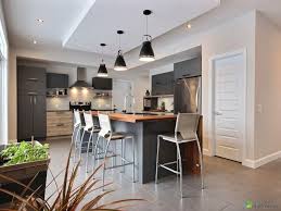 On Aime Cette Cuisine Contemporaine Avec Ces Belles Armoires Grises Charcoal Et Ce Tilot En Bois Chaleureux