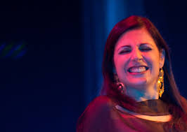 Raphaël guerreiro fm 2021 profile, reviews, raphaël guerreiro in football manager 2021, borussia dortmund, portugal, portuguese, bundesliga, raphaël. Katia Guerreiro Au Trianon Serenite Ironie Plenitude Brio Magique Lusojornal