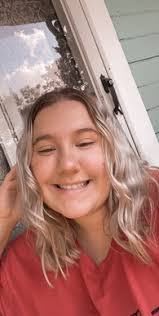 Robin Strait's Instagram, Twitter & Facebook