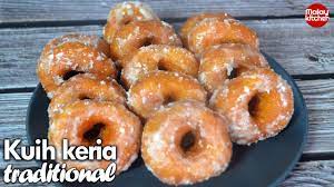 ) kini ditanam oleh pekebun kecil untuk dipasarkan sebagai ubi segar bagi makanan manusia. Kuih Keria Lembut Gebu 100 Ubi Keledek Youtube