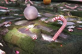 Front yard diy outdoor christmas decorations. Cheap And Easy Outdoor Giant Christmas Ornaments That Are Freakin Cute