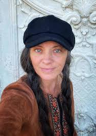 Introduction to the Not Grey Nomads group with a personal touch