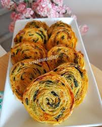 Huzurlu Haftalar Diliyorum Herkese Islere Biraz Ara Verip Dun Yaptigim Boregin Tarifini Ekliyorum Ispanakli Rul Rezepte Rezeptideen Hecht Rezepte