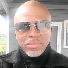 Derek Bain (@derekbain)