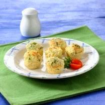 Campur gula pasir, emulsifier, vanili extract dan telur dengan mixer dengan kecepatan tinggi. Tumis My Resepi Kukus Telur