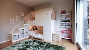 Il est très souvent utilisé en meuble rangement bureau car avec toutes les combinaisons offertes par le meuble il permet de laisser libre. Trofast Hacks 10 Diy Avec Le Meuble Ikea Club Mamans