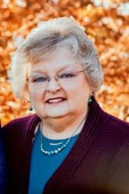 Evie Moore's Instagram, Twitter & Facebook